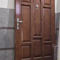درب چوبی ورودی آپارتمان تمیز و بدون خط ووخش|مصالح و تجهیزات ساختمان|تهران, توحید|دیوار
