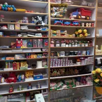 پیشخوان و ویترین و قفسه و استند ال ای دی دار