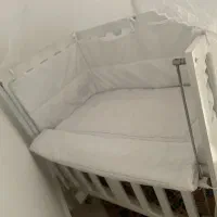 گهواره نوزاد در حد نو|تخت و صندلی بچه|سقز, |دیوار