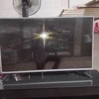 تلویزیون LG 43 اینچ همراه میز سالم و تمیز|تلویزیون و پروژکتور|مشهد, خین عرب|دیوار