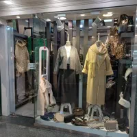 مغازه-فروشی-در-خیابان-پیروزی