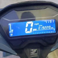 کلیک ۱۵۰i|موتورسیکلت|کنار تخته و کمار, |دیوار