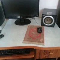 کیس و مانیتور و میز لوازم کامل