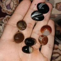 تعدادی مهره های سلیمانی.جزع|کلکسیون اشیاء عتیقه|اهواز, کمپلو جنوبی|دیوار