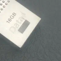 فلش ۱۶