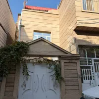 آپارتمان۹۰ متر انتهای فکوری ۱۱ طبقه همکف ۲ خواب