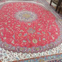 تخت خواب دونفره و دوعدد فرش