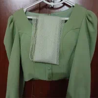 شومیز سبز پسته ای  و دامن مشکی و شال سبزطوری