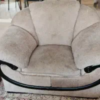 ست مبل ۴ نفره راحتی همراه با میز
