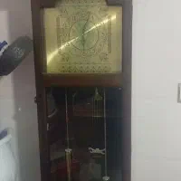 یک عدد ساعت ایستاده در حد نو بدون خط خش