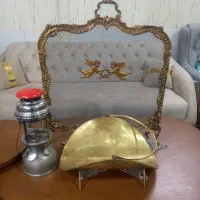 چراغ توری و منقل زغال و جلوی شومینه همه عتیقه|کلکسیون اشیاء عتیقه|اراک, |دیوار