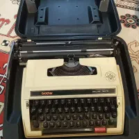 ماشین تایپ قدیمی|کلکسیون اشیاء عتیقه|اصفهان, جلفا|دیوار