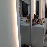 اینه قدی دوعدد به همراه سه عدد شلف میز ناخن