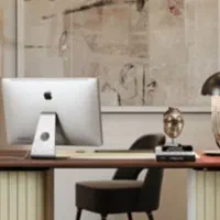 کارمند دفتری خانم و منشی