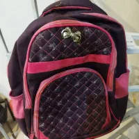 دو عدد کیف مدرسه و یک دست یونی فرم