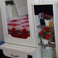 تخت و میز آرایش