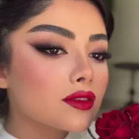 تخفیف خدمات و آموزش میکاپ و کاشت ناخن و کاشت مژه