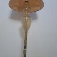 اباژور چراغی ایستاده