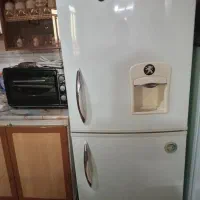 یخچال فریزر سالم سالم درحال کار کردن هس