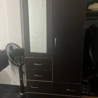 کمد لباس قهوه‌ای ام دی اف