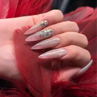 کاشت ناخن ۳۵۰