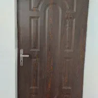 درب چوبی اتاقی