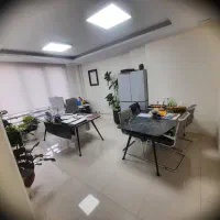 ۹۰متر*ساختمان اداری*فول امکانات*تابلوخور ۲۰متری