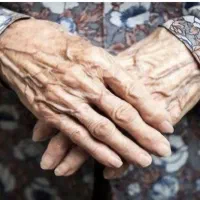 پرستار نگهداری از سالمند