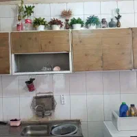 کابینت فلزی سالم بدون پوسیدگی همراه با سینک