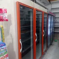 یخچال و قفسه ترازو