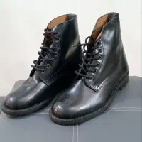 بوت چرم|کیف، کفش، کمربند|پرند, فاز ۶|دیوار