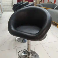 صندلی اپن چرم مشکی در حد نو با تنظیم ارتفاع