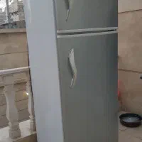 یخچال فریزر نقره ای در حد نو