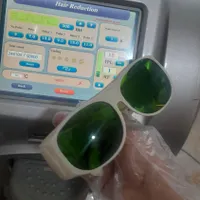 خدمات زیبایی خانوما و آقایون لیزر