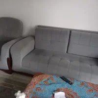 مبل در حد نو و جلو مبلی زیبا و خوشرنگ