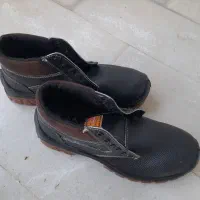 کفش (پوتین)کار جلو آهنی سایز۴۲ نو