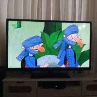 تلویزیون ۵۰ اینچ