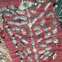 لباس سنتی قدیمی|کلکسیون اشیاء عتیقه|گنبد کاووس, |دیوار