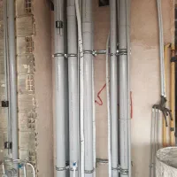 تاسیسات و لوله کشی اب فاظلاب پمپ و تانک شیر الات