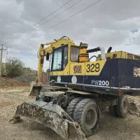 بیل کوماتسو لاستیکی 200