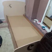 یک عدد تخت نوجوان بفروش می‌رسد