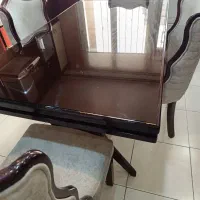 مبل راحتی هفت نفره ویک شیشه رو میزی شش نفره