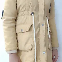 چند عدد پالتو و کاپشن دخترانه