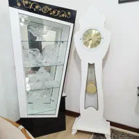 ساعت ایستاده و بوفه