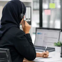 استخدام کارشناس ارتباط با مشتری و عملیات فروش خانم