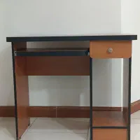 میز کامپیوتر و مطالعه