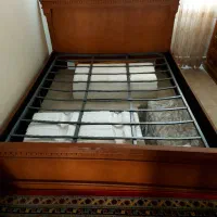تخت دونفره همراه دراور وآینه