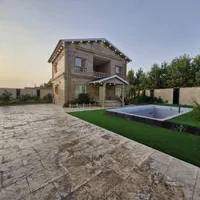 ویلاباغ ۷۵۰متری/سند تک برگ/۲۰۰متر بنا/استخر دار