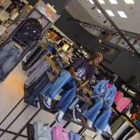 استخدام فروشنده خانم