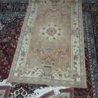 دو عدد پادری نیم دایره و یک عدد قالیچه